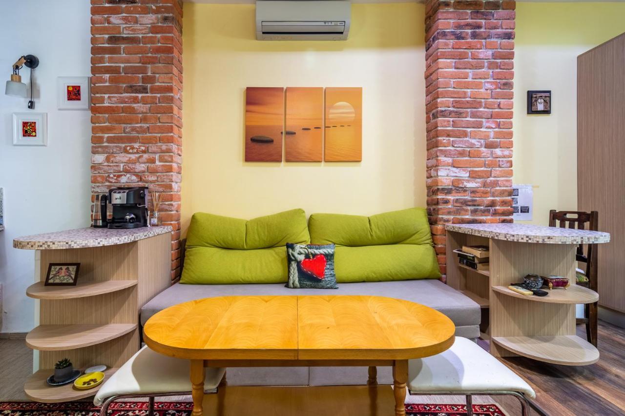 Barcelona Colorful Central Studio W Green Backyard Sofia Exterior photo
